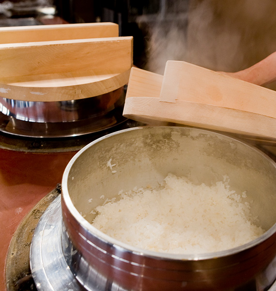 羽根釜で炊いたご飯